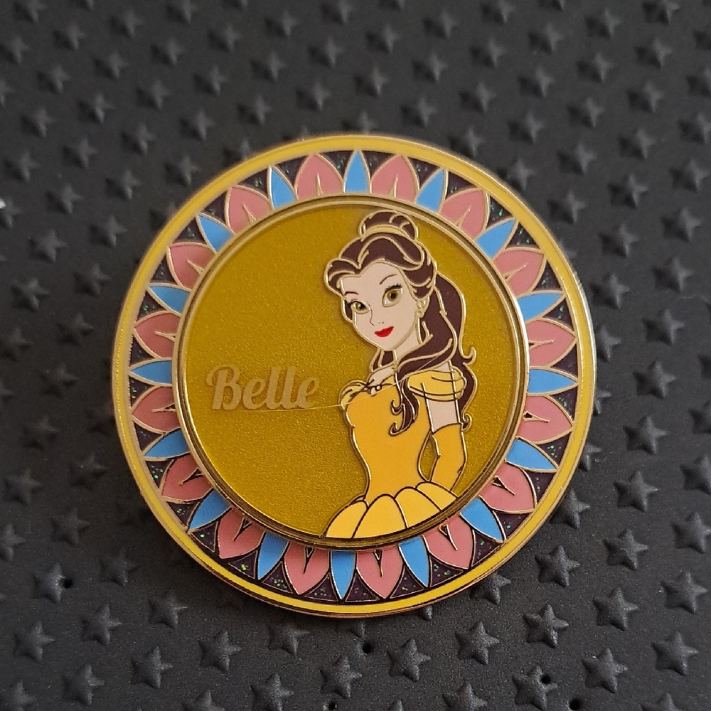 🆕️ Beauty and the Beast Spinning Pin - Belle